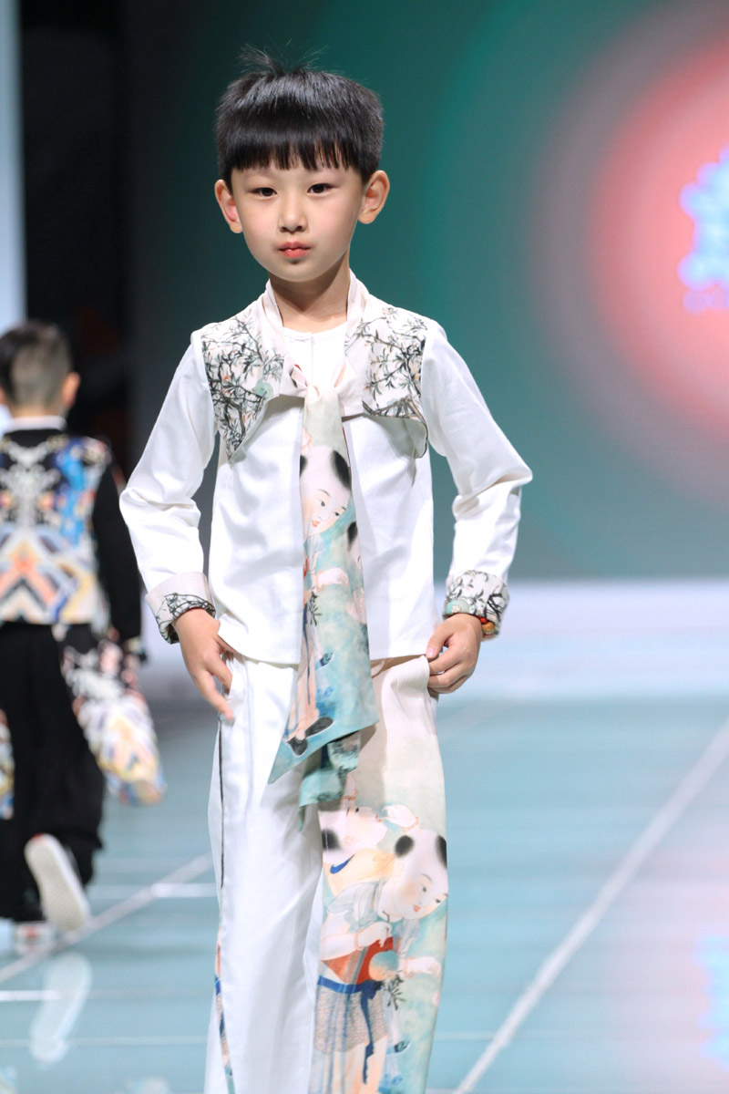 2018 Chinese Custom Fashion Week Original Chinese Style Kid's Wear Chinese New Kid Fashion