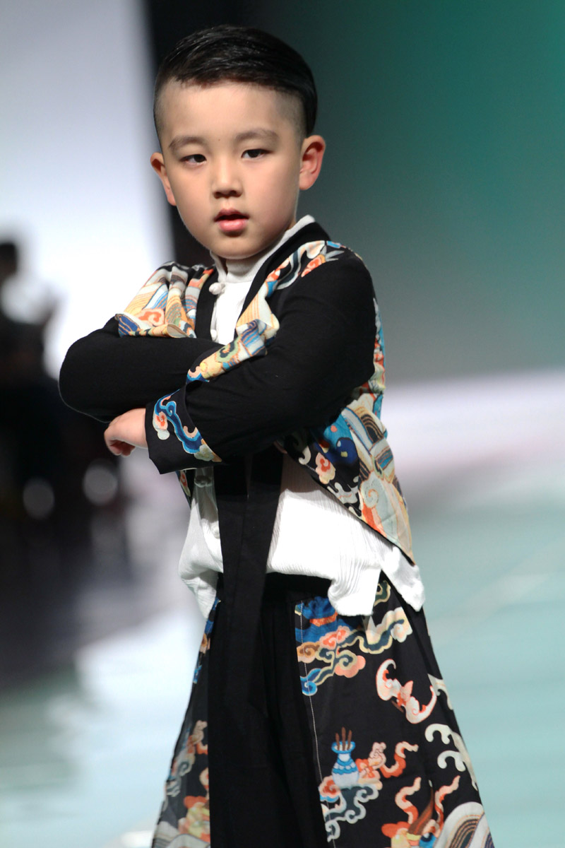 2018 Chinese Custom Fashion Week Original Chinese Style Kid's Wear Chinese New Kid Fashion