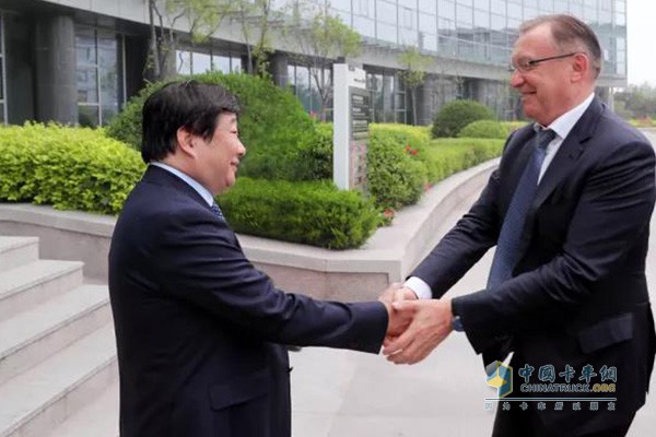 Tan Xuguang, Chairman of Weichai Power cordially met with Sergey Kogogin, General Manager of Russian KAMAZ Automobile Plant