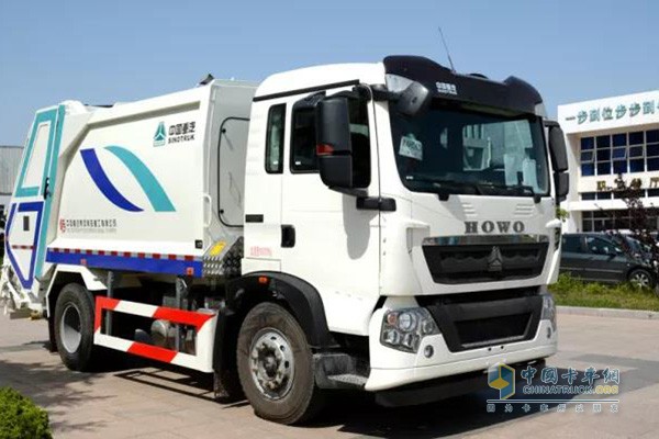China National Heavy Duty Truck Sanitation Vehicle