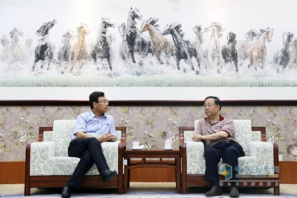 Li Jianjun, deputy secretary of the Party Committee of Shandong University, met with Vice Chairman Wang Feng