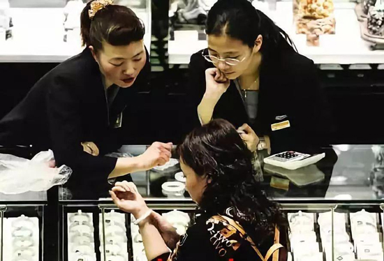 ä¸ºä»€ä¹ˆå®šåˆ¶ç å®æ¯”æˆå“ç å®è¿˜ä¾¿å®œ