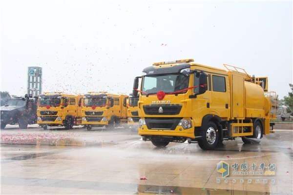 China National Heavy Duty Truck HOWO Europe Six Street Washing Car