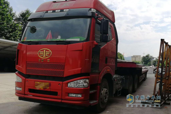 FAW Jiefang pilot truck equipped with Xichai 420 hp engine