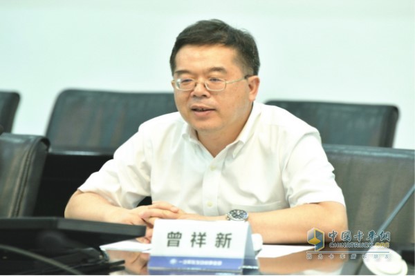 Member of the Standing Committee of the Party Committee of FAW Group, Chief Accountant and Secretary of the Board of Directors Zeng Xiangxin