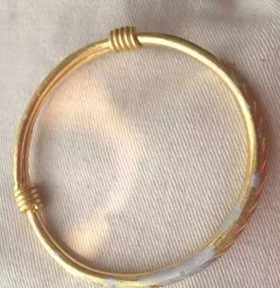 é»„é‡‘å¶çŸ«æƒ…ï¼Œä¸€è¨€ä¸åˆå°±å˜ç™½