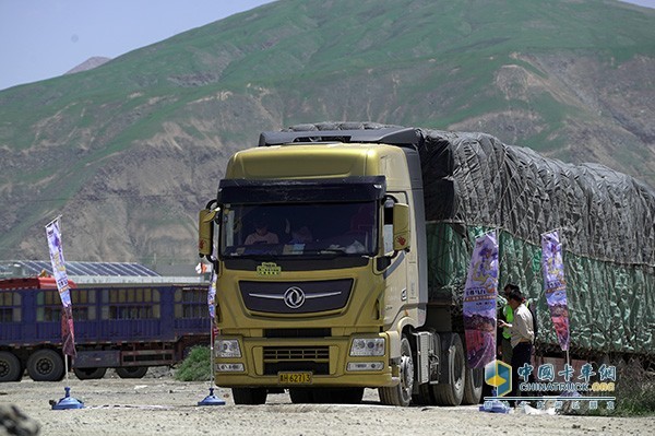 Participating in the 2nd Qingzang Line Hill Climb Competition, Cummins Edition Tianlong Flagship