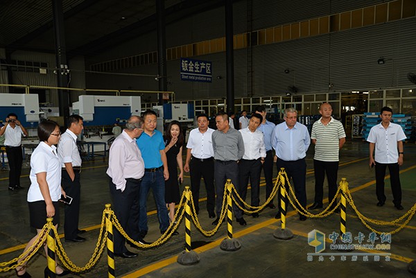 Lin Li, Chairman of Hebei Lida Metal Products Co., Ltd. invited the president of the UK Tilong Global, the chairman of China and his team to visit the Lida factory