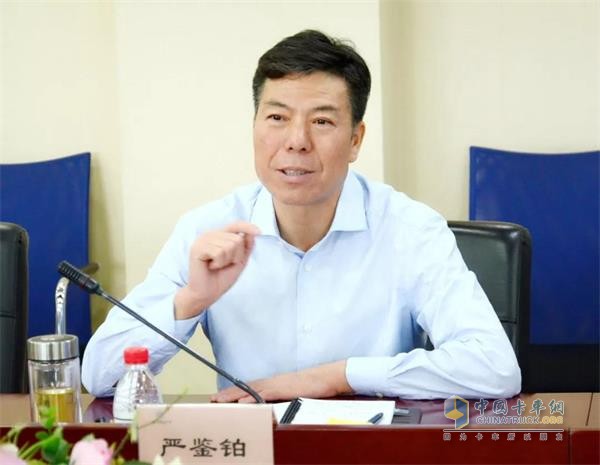 The Secretary of the Party Committee and Chairman of the Fast Group Corporation Yan Jianbo