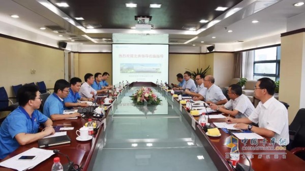 Fan Zhiping, Secretary of the Party Committee and Chairman of Beiben Heavy-Duty Truck, visited the Fast