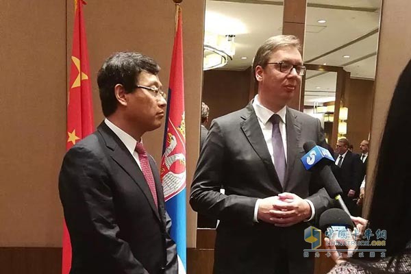 Chairman Wang Feng and Serbian President Vucicchi were interviewed by the media