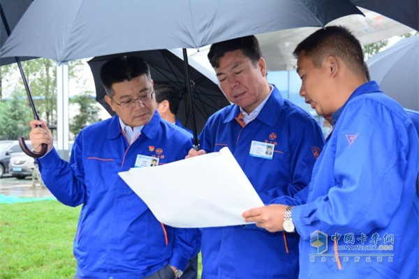 Company leaders visited the office R&D building and joint factory building