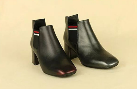 Dambolo shoes trend This year, Chelsea boots are going to be fired again.