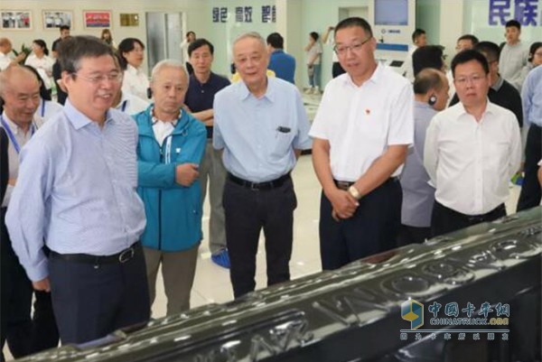 The expert group visited the Huishan Base of the Engine Division, the Prospective Technology Research Institute and the Tangnan Base.