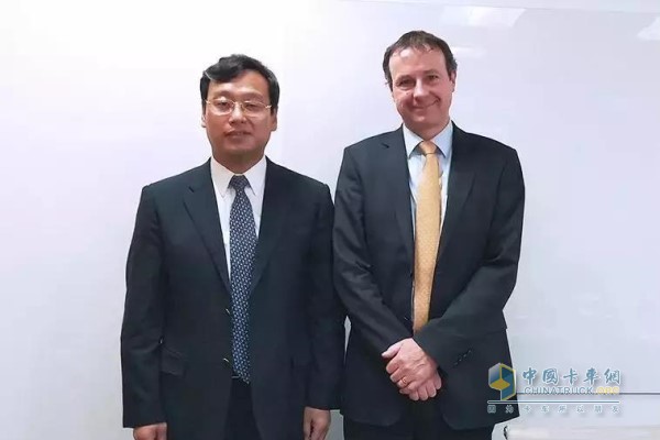 Mr. Wang Feng and Mr. Jean-Marc Peterschmitt, Vice President of Manufacturing and Industry and Commerce,