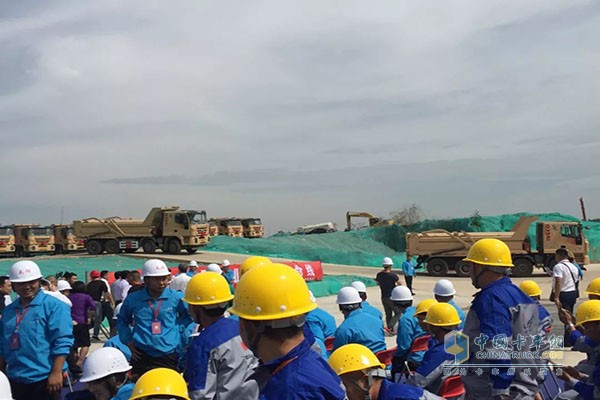 The first models in Shenzhen that passed the test and were released in the catalogue of the new dump trucks.