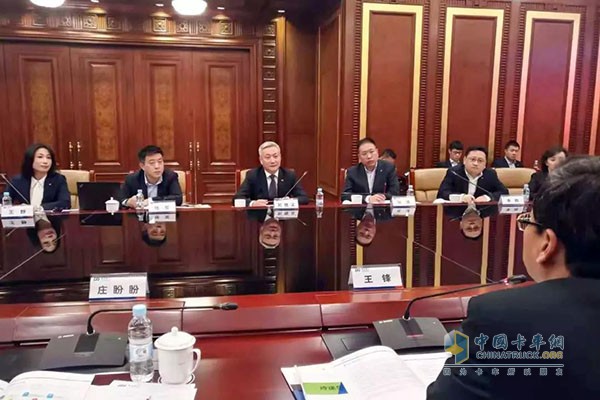 Leader of Liupuyi, head of Shanghai Pudong Development Bank, and other leaders attended the meeting.