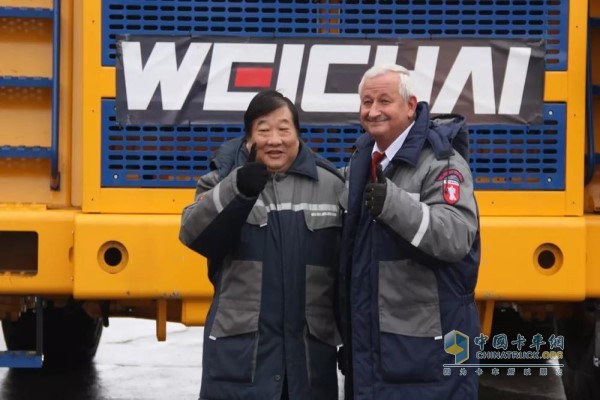 Tan Xuguang Experiences the 90-ton large mining card equipped with the Weichai Boduan engine