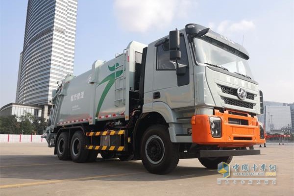 SAIC Hongyan took the city sanitation car to debut in Guangzhou