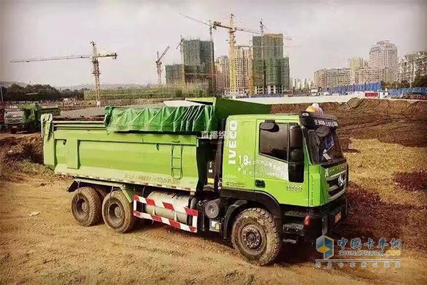 Dump trucks equipped with SAIC power perform better