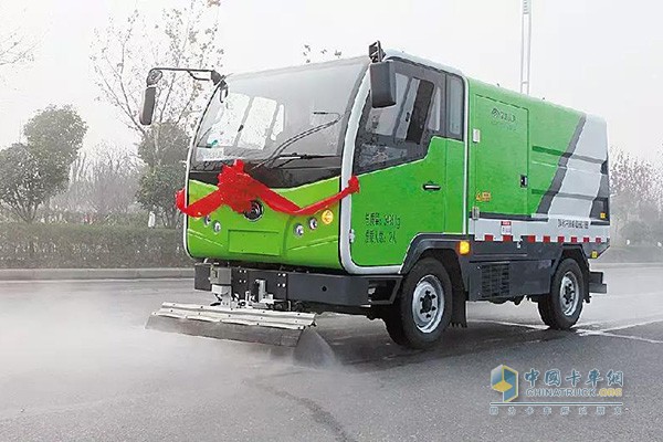 Pingdingshan City's first batch of 12 sanitation vehicles new energy sanitation vehicles delivered to the sanitation department