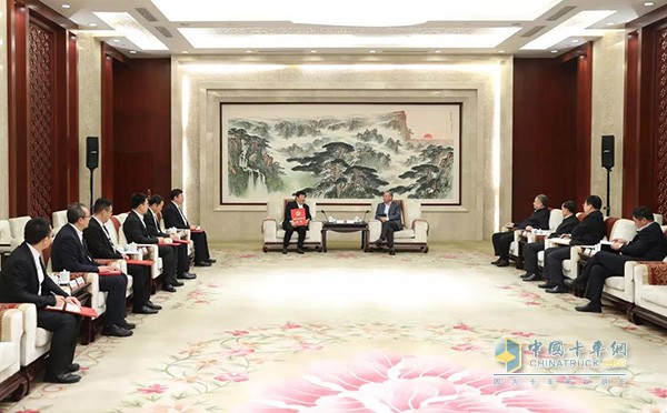 Liu Jiayi, Secretary of Shandong Provincial Party Committee, met with Weichai Power Innovation Team in Jinan