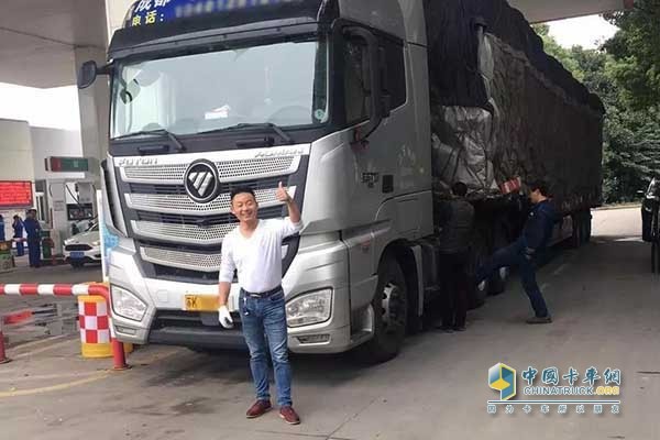 Wang Hongjian likes the Foton Cummins X12 engine