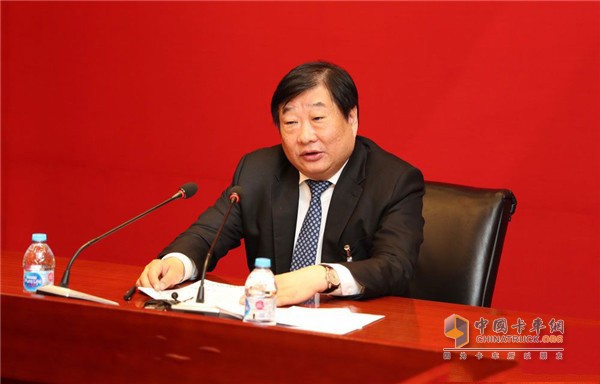 NPC deputy, Chairman of Weichai Power Co., Ltd. Tan Xuguang