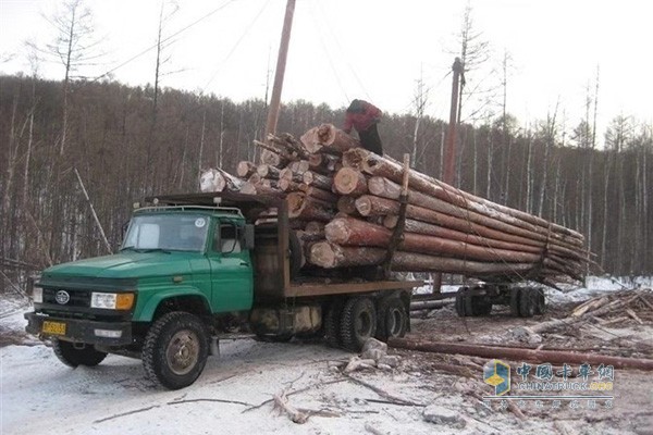 Master Xu and Jiefang 415 truck