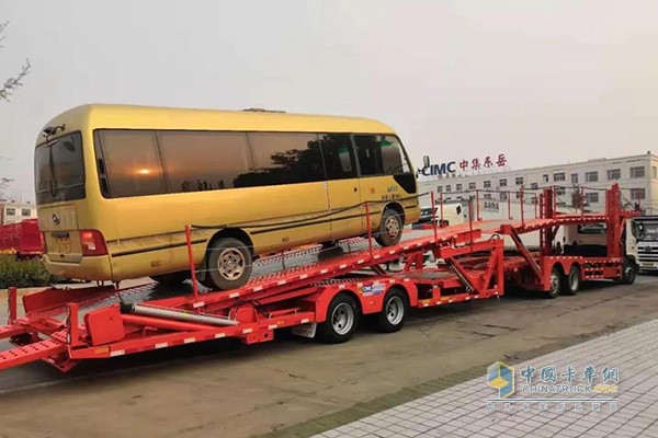 CIMC Dongyue car trailer loading and unloading is fast