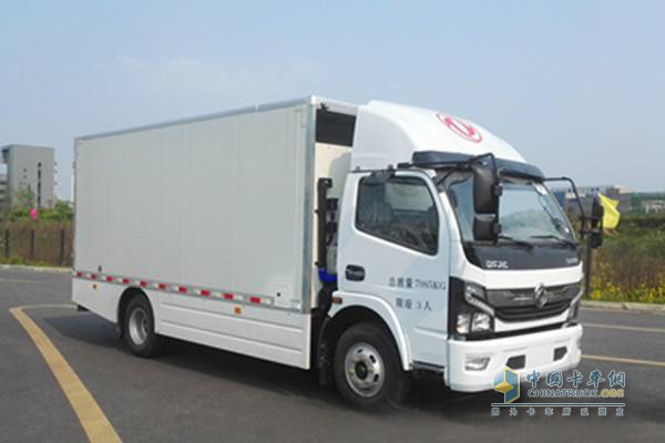 Foshan Feichi hydrogen fuel cell van, using Dongfeng truck chassis