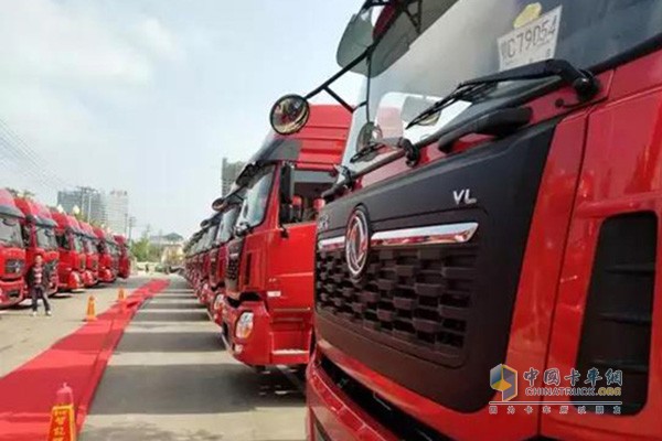 Dongfeng Tianlong equipped with Dongfeng Cummins NEW L engine