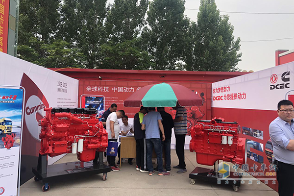 At the event site, Dongfeng Cummins took the IZ and ISL series engines to help out