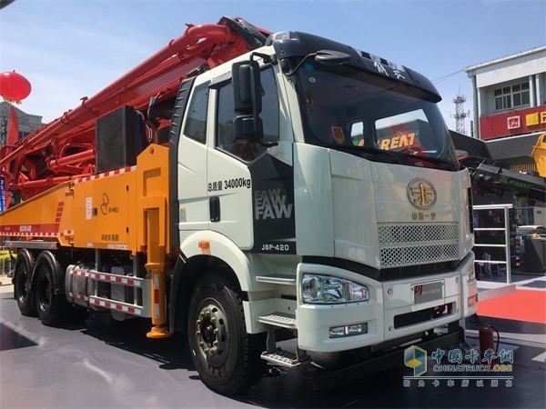 FAW Jiefang J6P concrete pump truck equipped with Aowei CA6DM2 national six diesel power