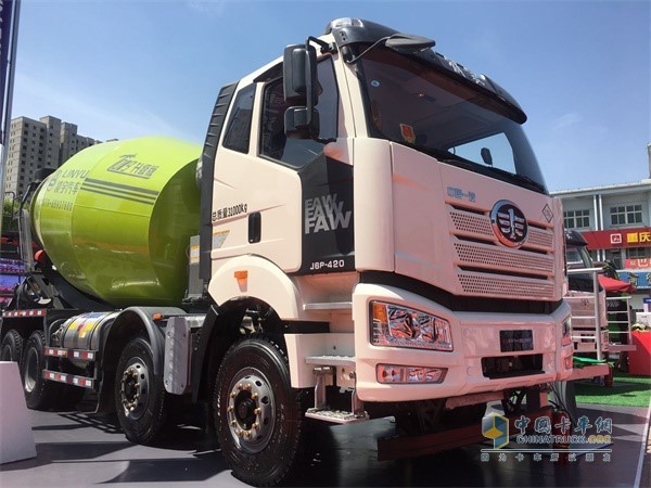 Concrete mixer truck equipped with Aowei CA6SM3 Guoliu LNG power