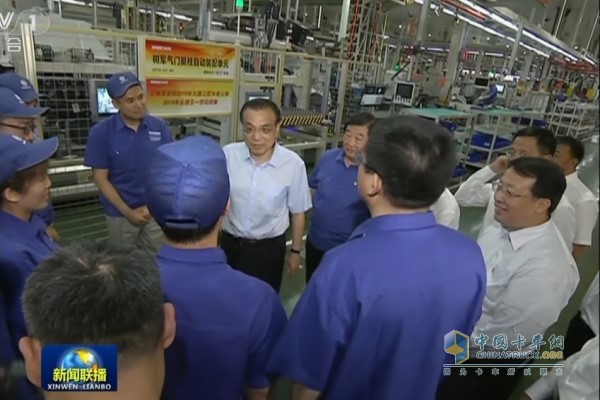 Premier Li Keqiang, employees must actively practice the spirit of craftsmanship