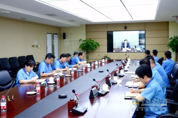 Faust's Yan Jianbo and other company leaders attended the meeting at the Fast West Xi'an High-tech Zone