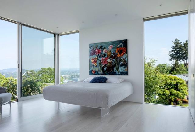 Integrating minimalism into the bedroom design can reduce stress in life