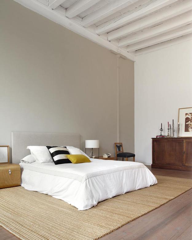 Integrating minimalism into the bedroom design can reduce stress in life