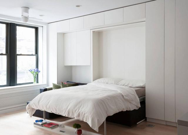 Integrating minimalism into the bedroom design can reduce stress in life