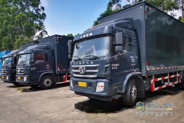 Hongyan Jiebao 4X2 truck