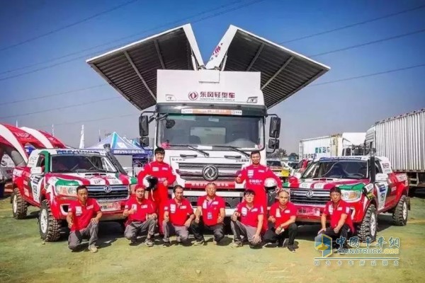 Dongfeng Zhongcai D12 matching Dongfeng Cummins engine as a logistics support vehicle