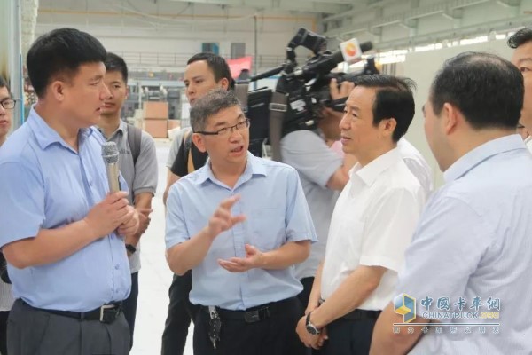 Shaanxi leaders visited the Hande Axle Baoji New Energy and China Light Truck Bridge Base
