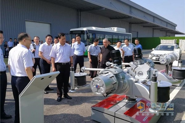 Dongfeng Company Chairman and Party Secretary Qi Yanfeng visited the product