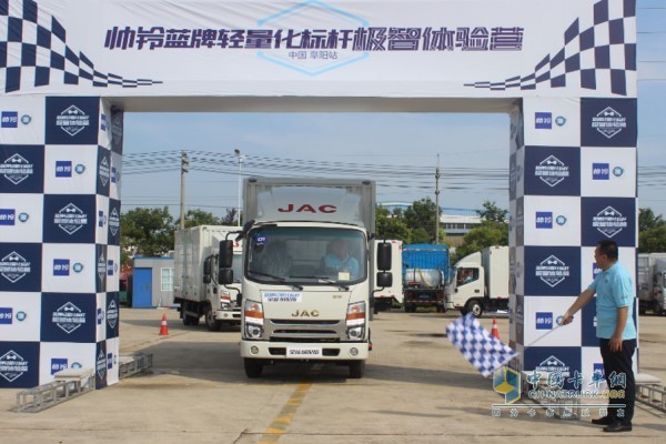 Shuailing's low fuel consumption is mainly attributed to Anhui Cummins 152 horsepower engine
