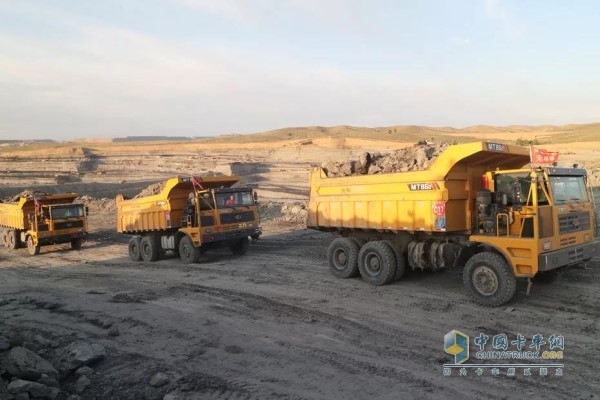 Mining dump truck equipped with Weichai WP12
