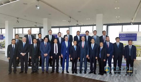 Autonomous Region Chairman Chen Wu (front row left seven) led a delegation to visit MTU in Germany