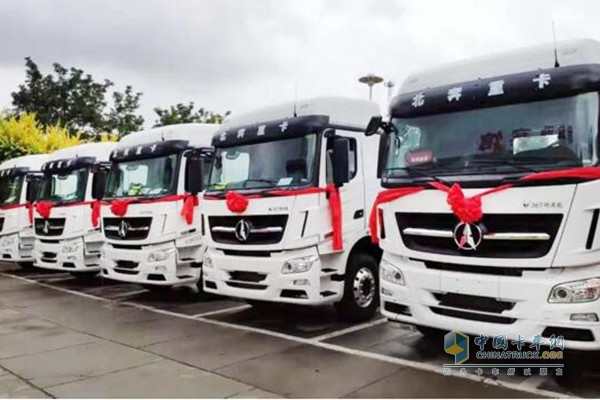 Heavy trucks carrying Weichai Guoliu WP13NG natural gas engine delivered to Ningxia customers in batches