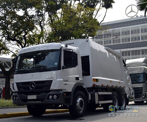 Brazilian Mercedes-Benz Atego Garbage Truck with Allison Transmission