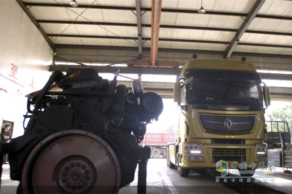 Gansu Advance Animal Husband Dongfeng Cummins Engine Dismantling